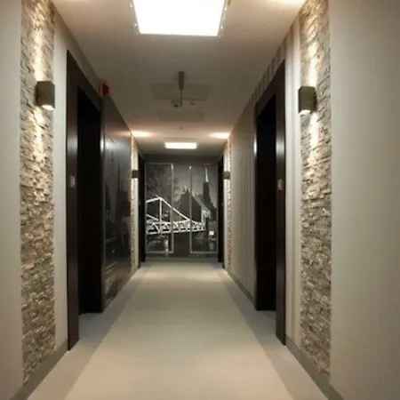 Komfortowy 2-pok. Apartament Nad Odra 5 Min. Od Rynku Апартаменти
